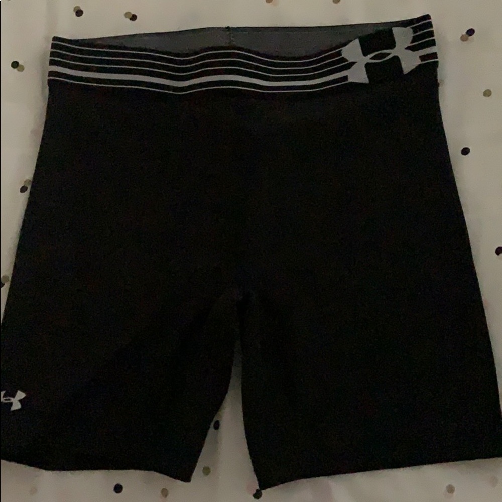 under armour black biker shorts